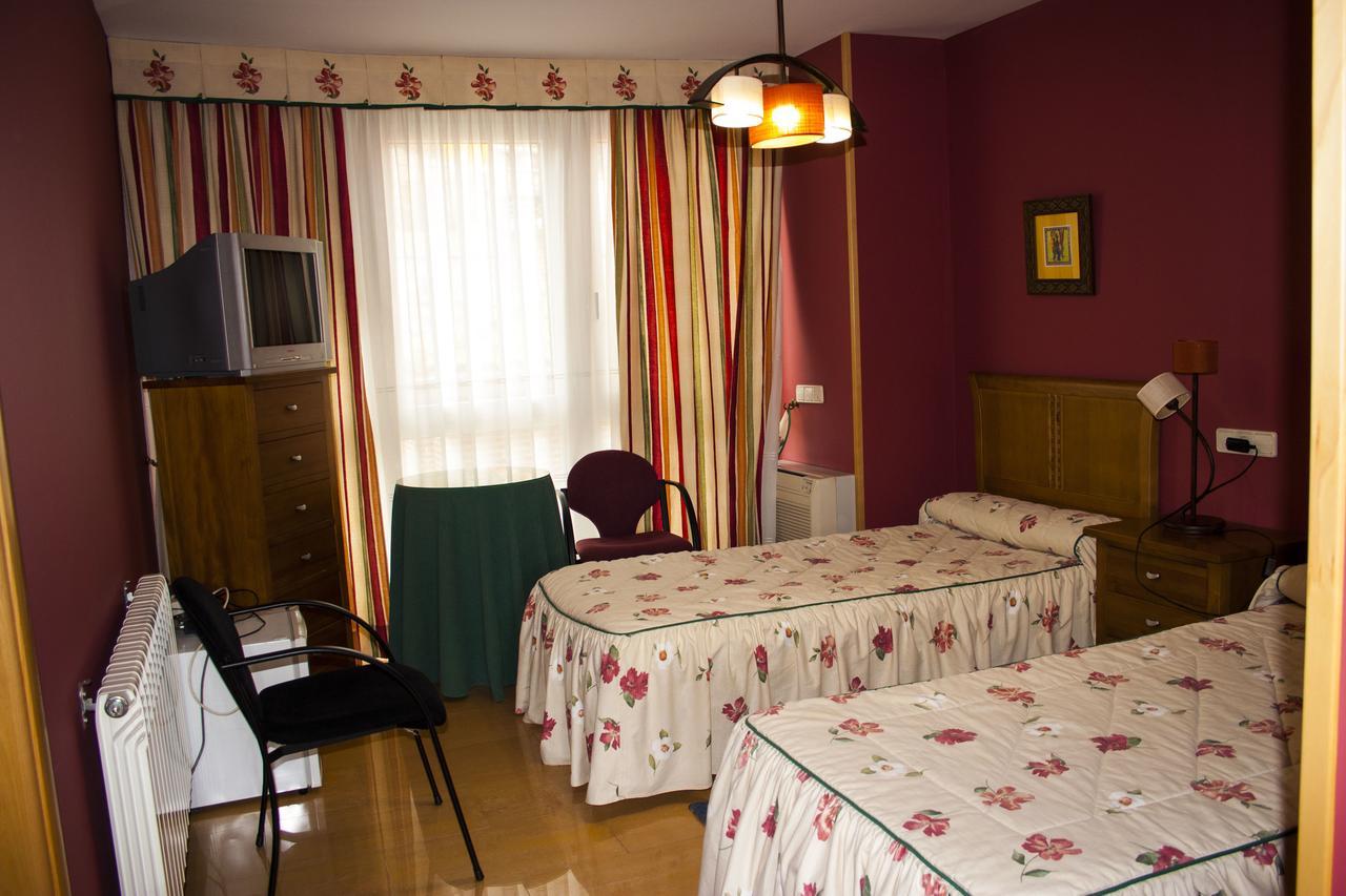 Hostal Arpa Ávila Εξωτερικό φωτογραφία